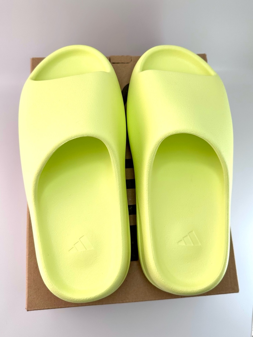 NIB Adidas Yeezy Slide Glow Green Size 10 HQ6447